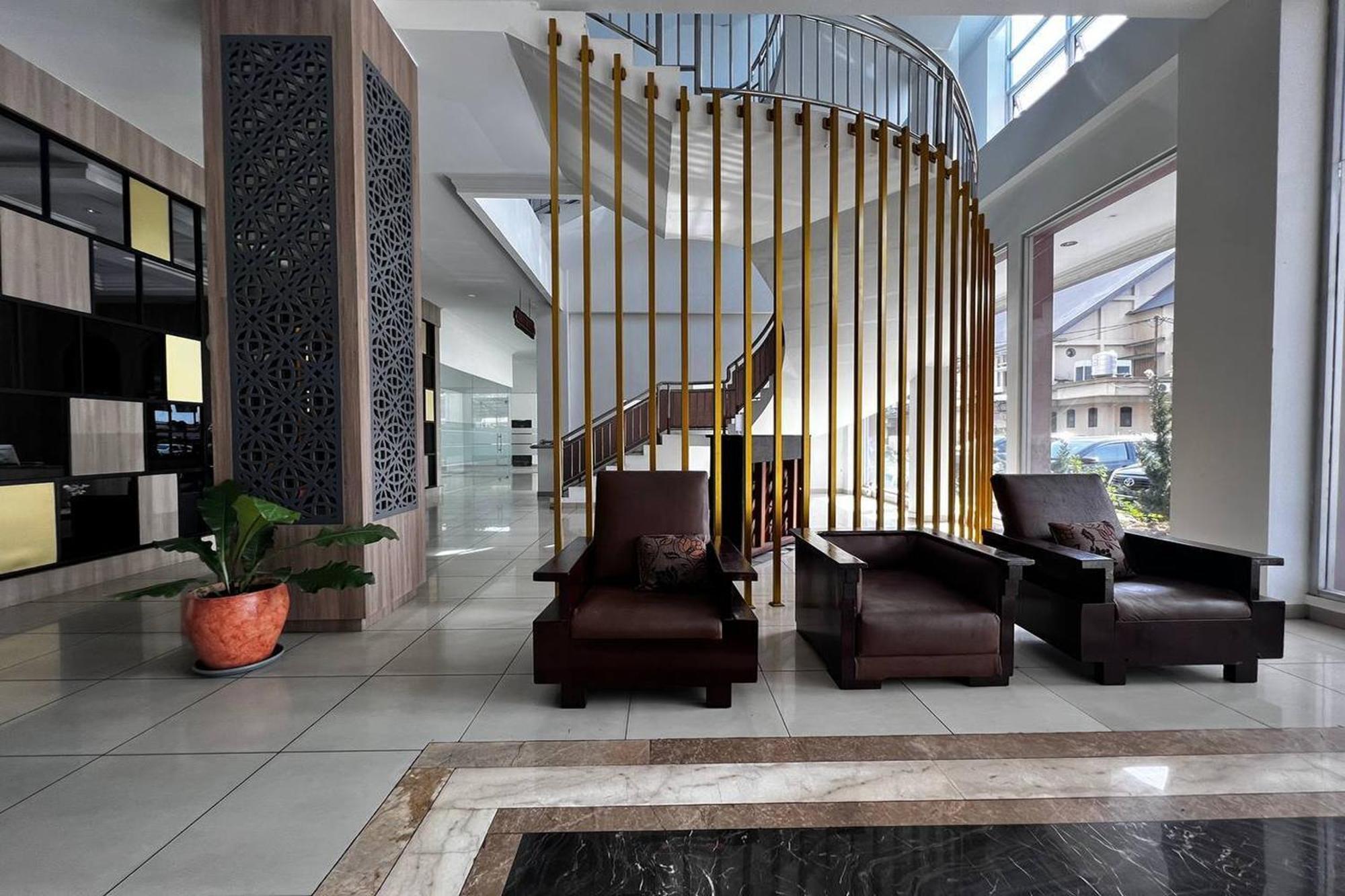 Ohulu Guesthouse Медан Экстерьер фото